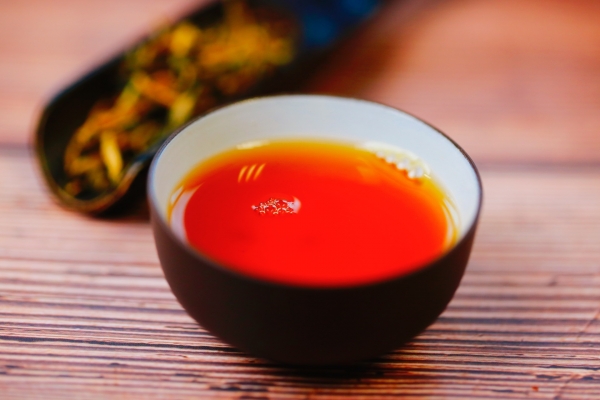 红茶和绿茶哪个适合冬天