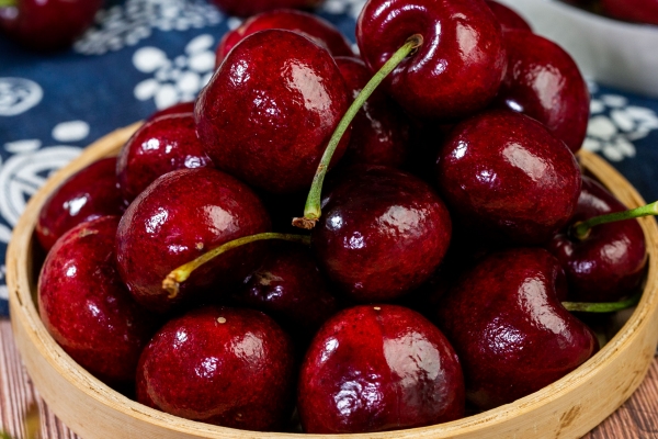 车厘子与蜂蜜搭配有什么健康益处